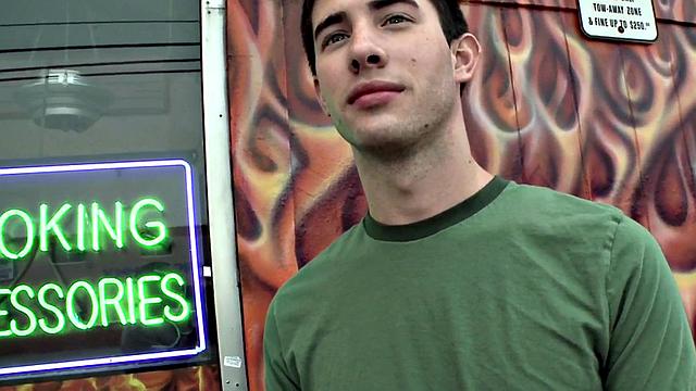 Naive str8 gets gloryhole BJ instead of female sucking