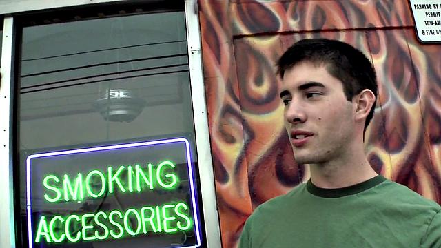 Naive str8 gets gloryhole BJ instead of female sucking