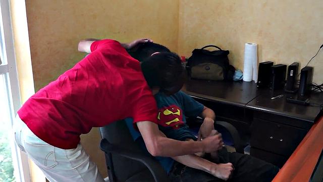 Asian skinny amateur bareback fucks his BF in bed