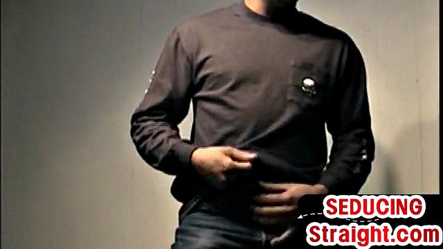 Seduced amateur guy sucked by gaydaddy at home