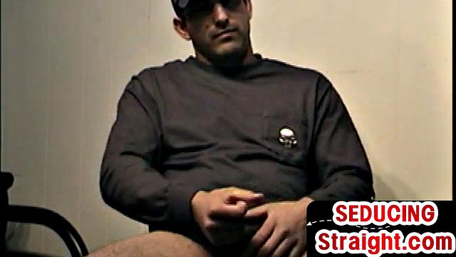 Seduced amateur guy sucked by gaydaddy at home