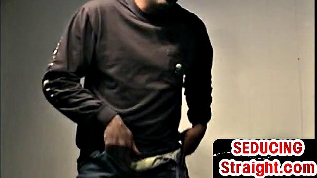 Seduced amateur guy sucked by gaydaddy at home