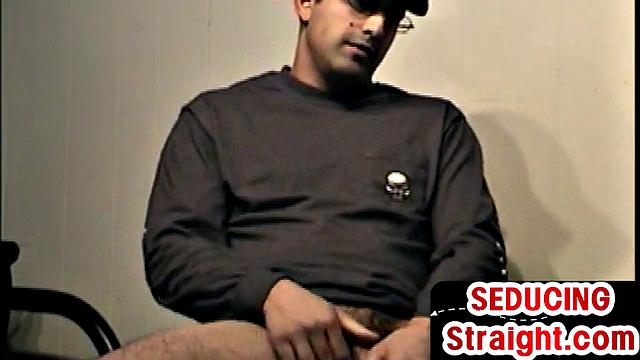 Seduced amateur guy sucked by gaydaddy at home