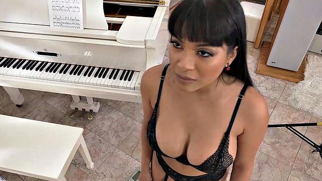 Big Tits Latina Gets Her Petite Pussy Licked And Stuffed By Stiff Cock