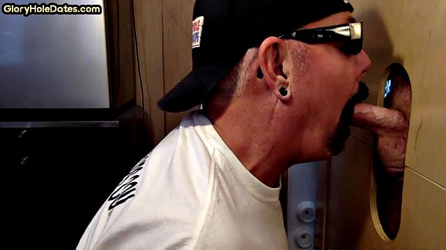 Auntie cocksucking at gloryhole