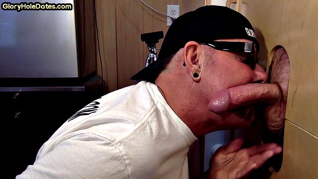 Auntie cocksucking at gloryhole