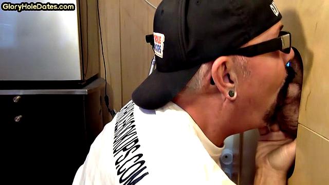 Auntie cocksucking at gloryhole
