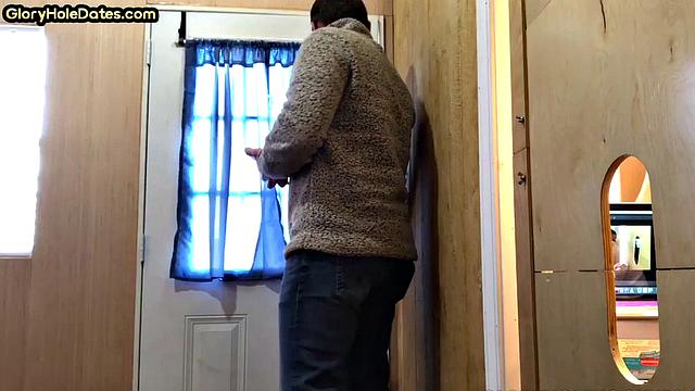 Auntie cocksucking at gloryhole