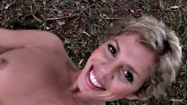 Solo Leila teases the camera