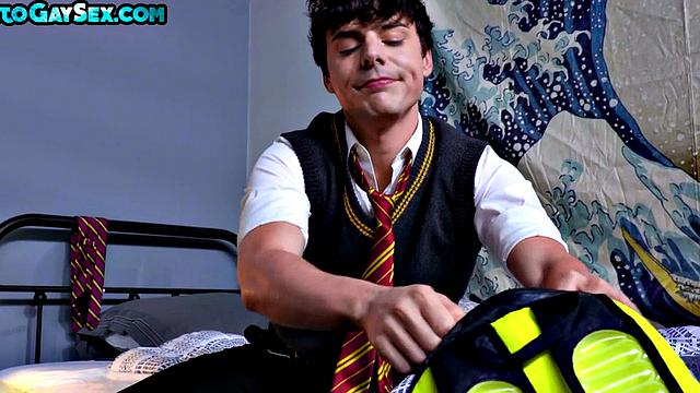 College stud barebacked in dorm by BF till cumshot