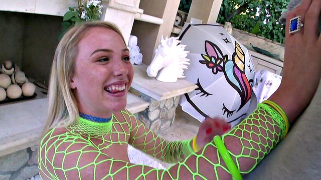 Dixie's Spit-drenched Display