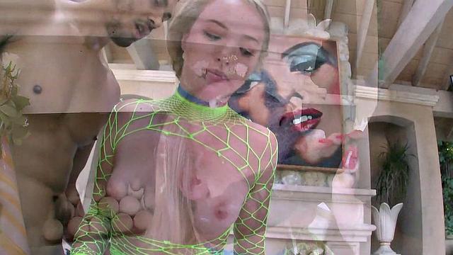 Dixie's Spit-drenched Display