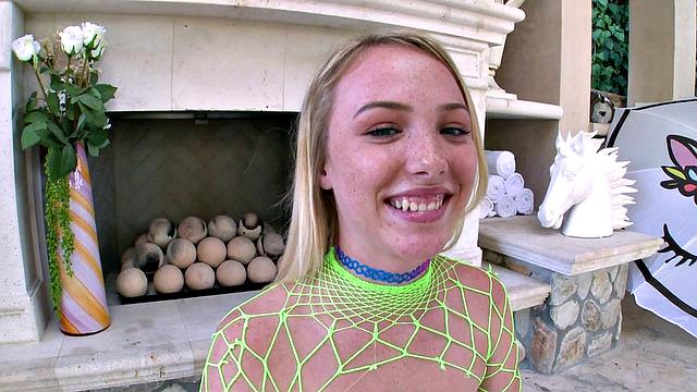 Dixie's Spit-drenched Display