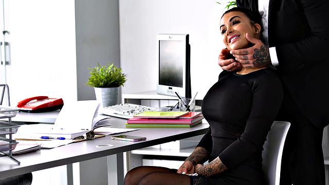 Horny Secretary Susy Gala Takes Pounding From Boss at the Office