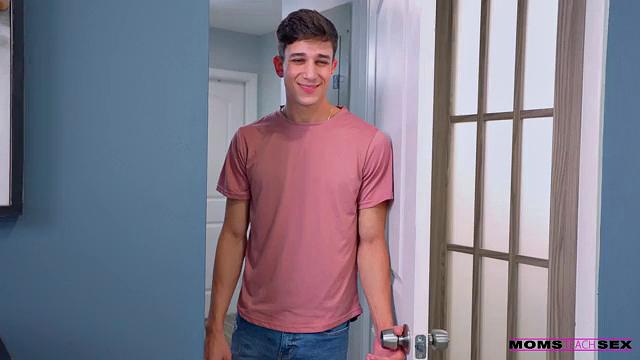 Stepmom's Big Date - S20:E6