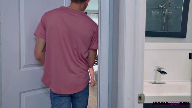 Stepmom's Big Date - S20:E6