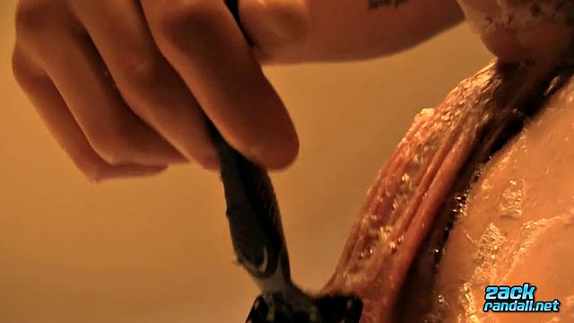 Tony Thickdick trims up and jokes about smooth cocks being easier to handle