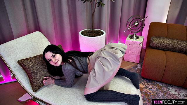 Реми заглатывает Мэдисона и выжимает до капли спермы