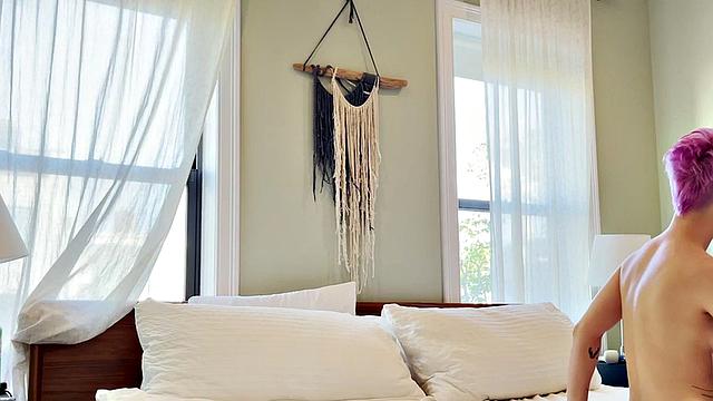 Inked amateur queer fingers and licks pussy at home