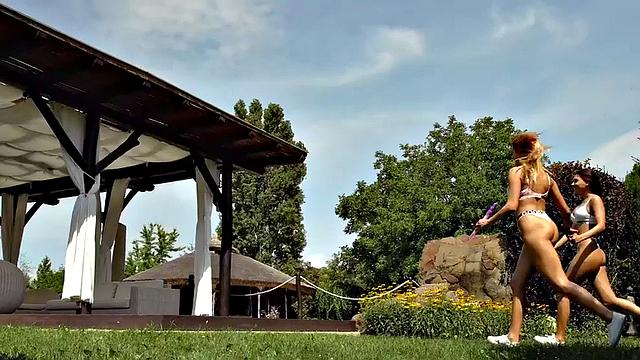 Cutie babe rimming her GF outdoors