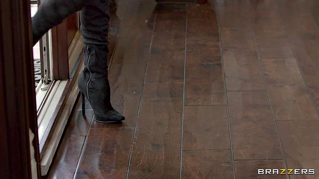 Feast your eyes on Kimmy's comeback