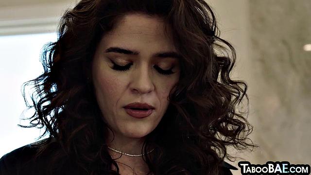 Big ass babe cockriding lovers cock