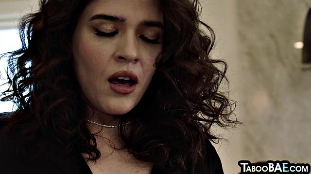 Big ass babe cockriding lovers cock