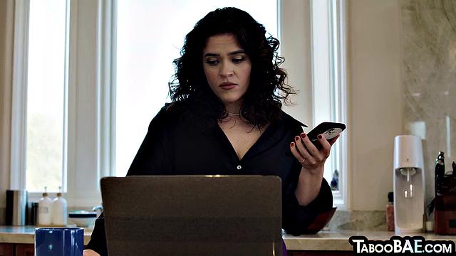 Big ass babe cockriding lovers cock