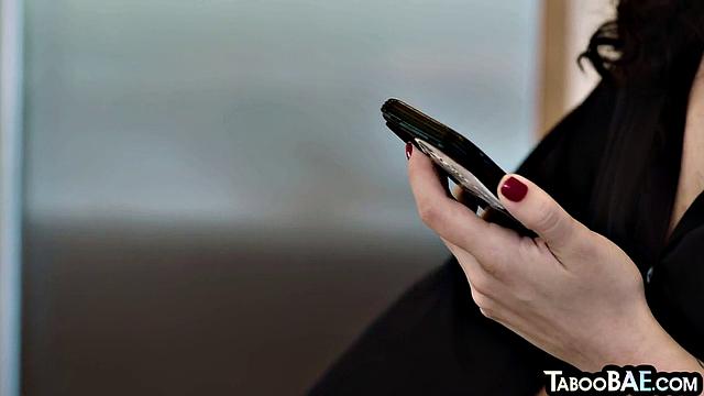 Big ass babe cockriding lovers cock