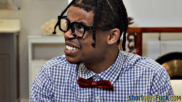 Beauty ebony babe banged by shorty