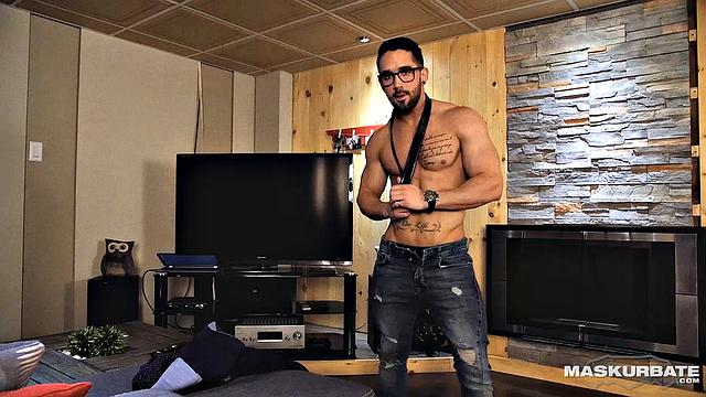 Maskurbate - Naughty Zack Lemec Solo Jerk