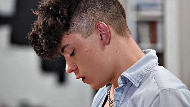 Str8 twink bareback fucks gay skinny while alone