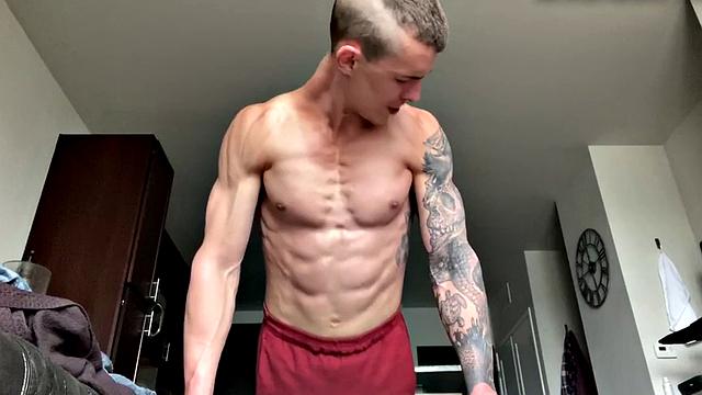 Ripped jock masturbates and plays with big dildo solo