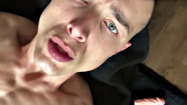 Ripped jock masturbates and plays with big dildo solo