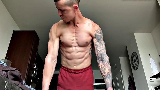 Ripped jock masturbates and plays with big dildo solo