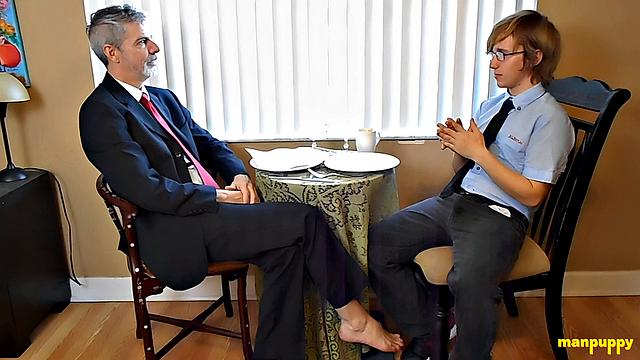 Foot Job Interview with Elis Ataxxx and Richard Lennox