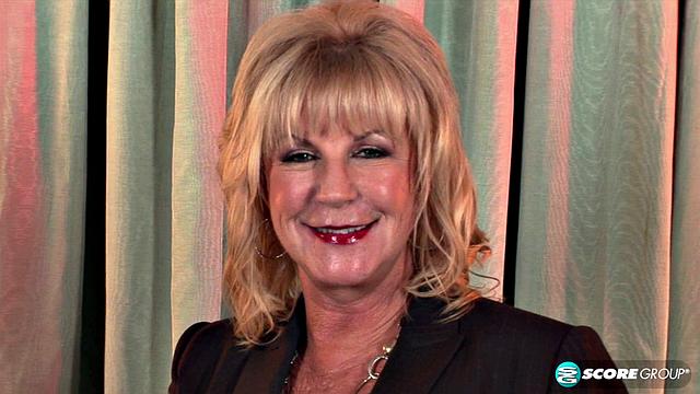 Young cock for Anneke's ass