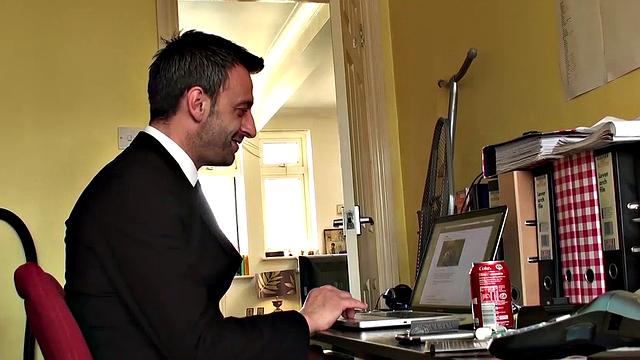 Luscious subslut Kimmie Foxx analled with lust and fed cum