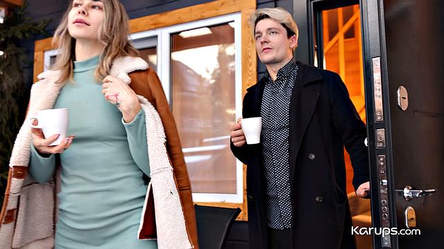 Anika Now BG занимается страстным сексом с мужчиной на камеру.