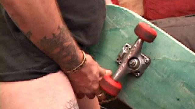 Skater Elijah Beats Off