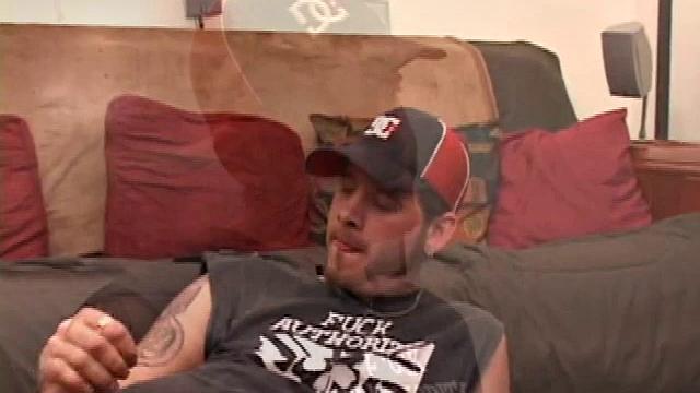 скейтер элайджа дрочит, вот такой у него трюк