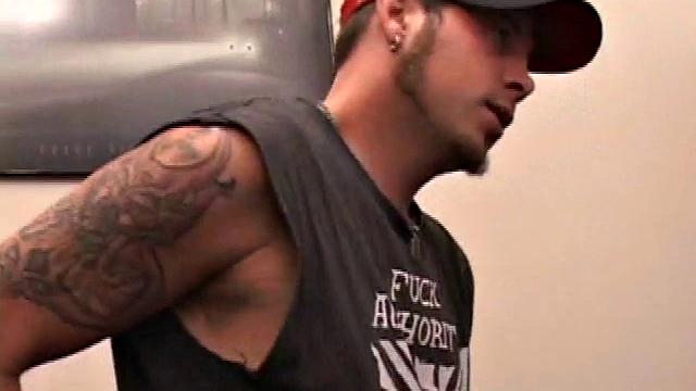 Skater Elijah Beats Off