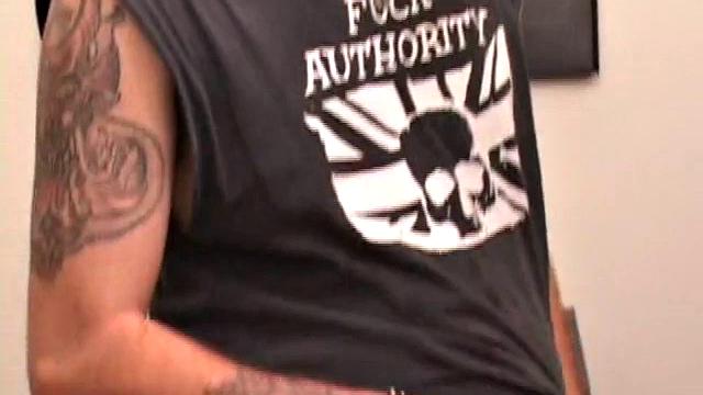 Skater Elijah Beats Off