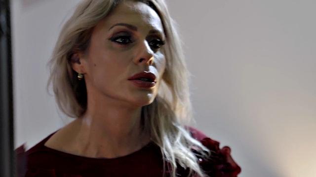 Tattooed MILF and ebony babe fucking black cock in 3way