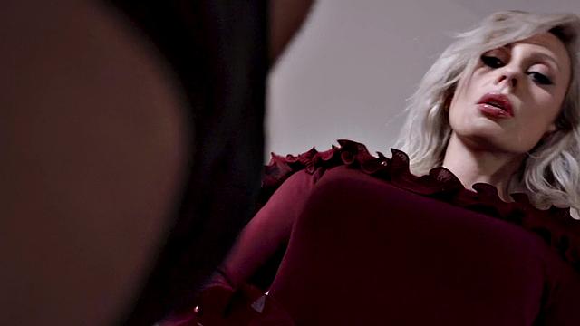 Tattooed MILF and ebony babe fucking black cock in 3way