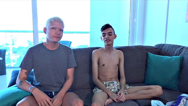 худой латинский парень сосёт и получает без резинки в догги