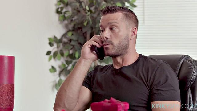 Гизель Бланко получает глубокий минет и массаж в Kinky Spa от Рамона, кончает ей на лицо.