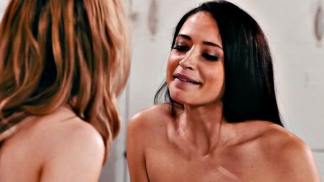 Squirting dykes enjoy licking pussies in 69