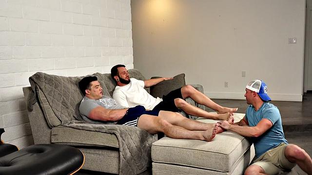 Foot fetish addict rammed and footjizzed in gay 3some