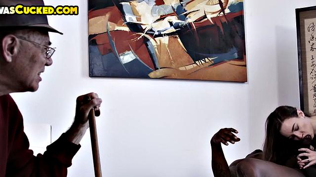 пыталась отмазаться, но киска уже вся влажная от bbc